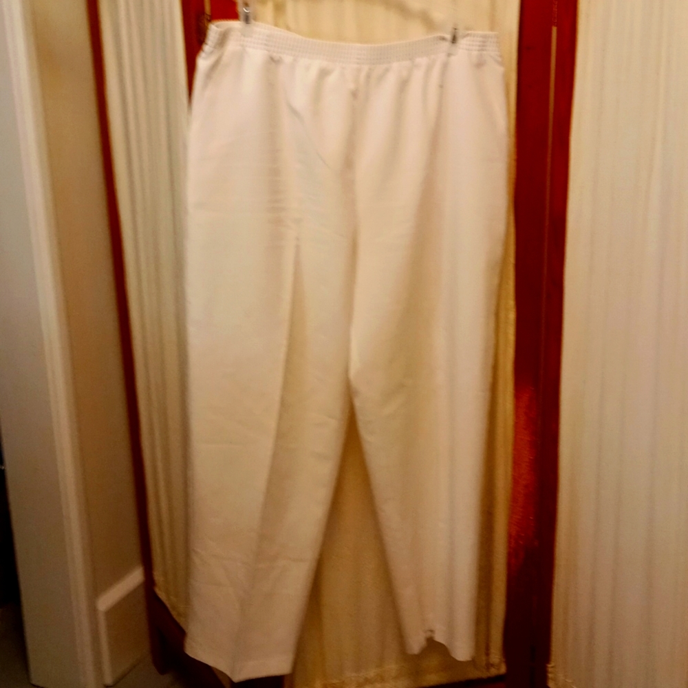 Tradition white pants